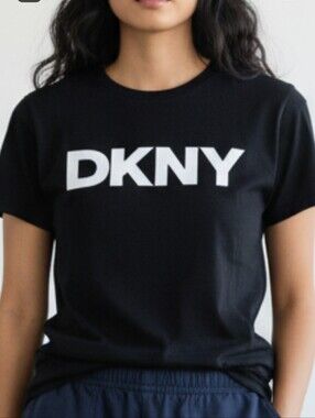 DKNY Black Logo Graphic Tee Women's Size Medium Short Sleeve Casual T-Shirt
